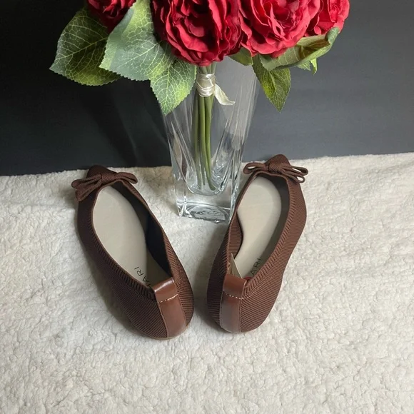 Tahari Slip on Bow detailed preppy Women's pointed toe Brown Flats, NWT, size 10 - Picture 4 of 10
